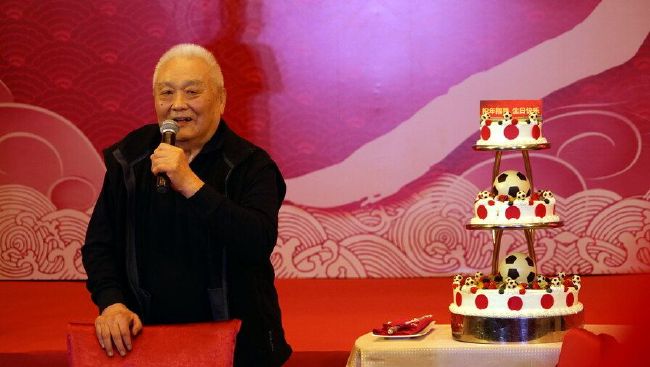 美女撒尿全过程